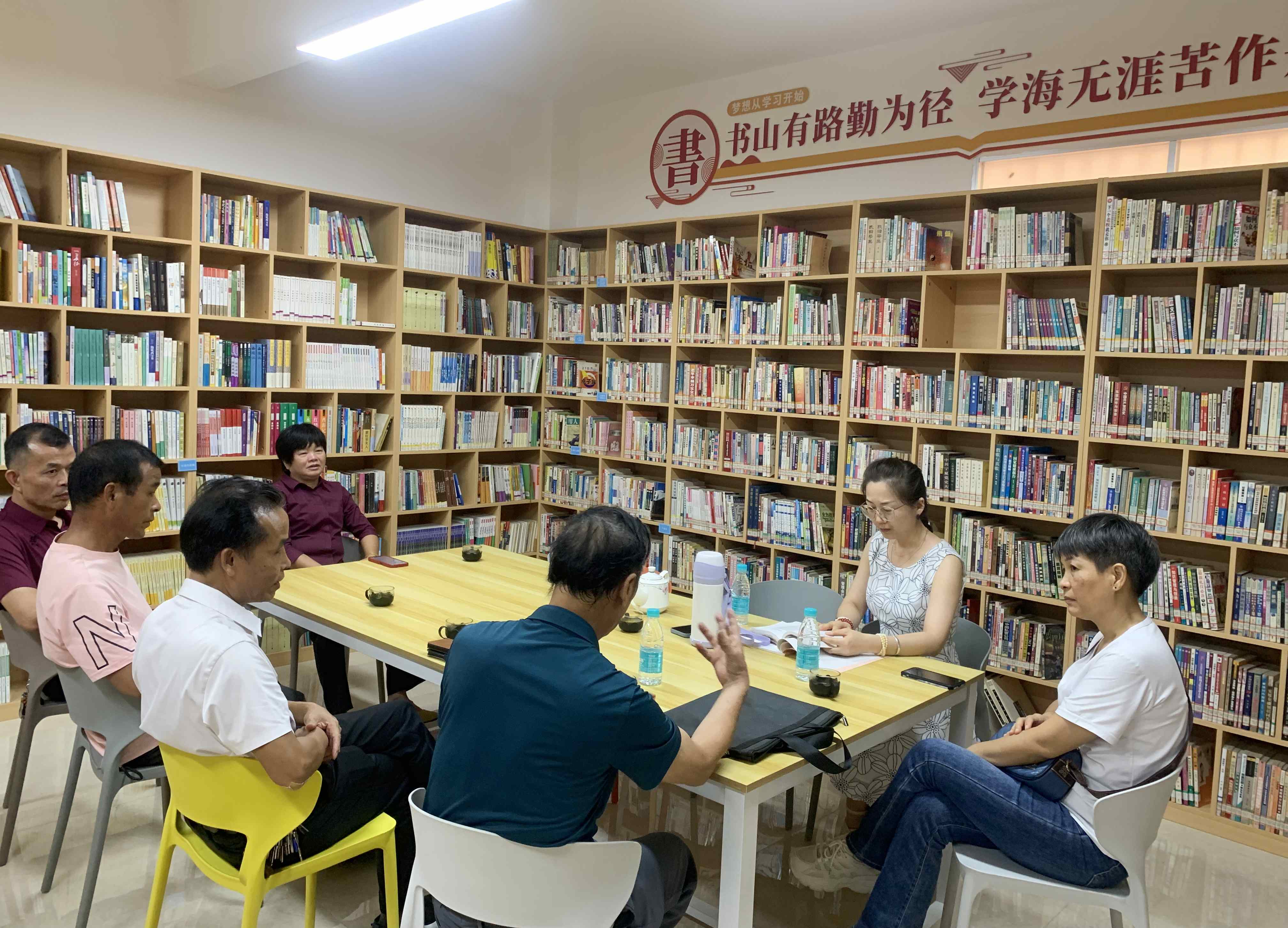 郁南文廣旅體信息(第67期)廣東工業(yè)大學(xué)藝術(shù)設(shè)計(jì)學(xué)院赴郁南調(diào)研南江文化.docx_2