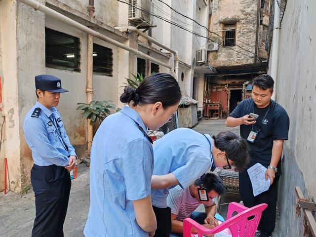11.14聯合郁南縣公安局開展肉制品和食用農產品專項執(zhí)法抽檢4.jpg