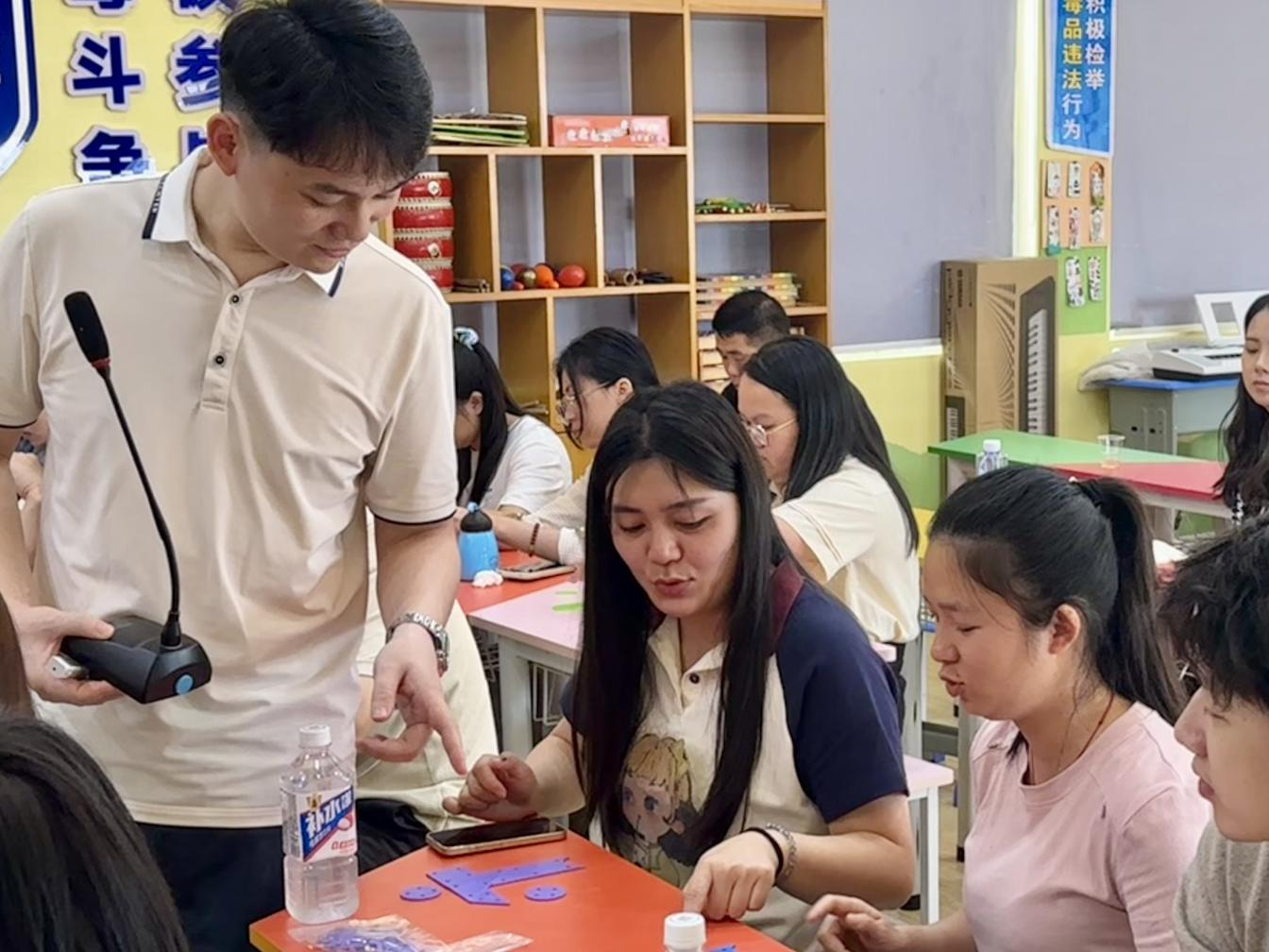七巧啟智，共促科技教育——云浮市第五屆青少年科技七巧板創(chuàng)意制作競(jìng)賽教師培訓(xùn)班（郁南站）在都城鎮(zhèn)錦江小學(xué)舉辦5.png