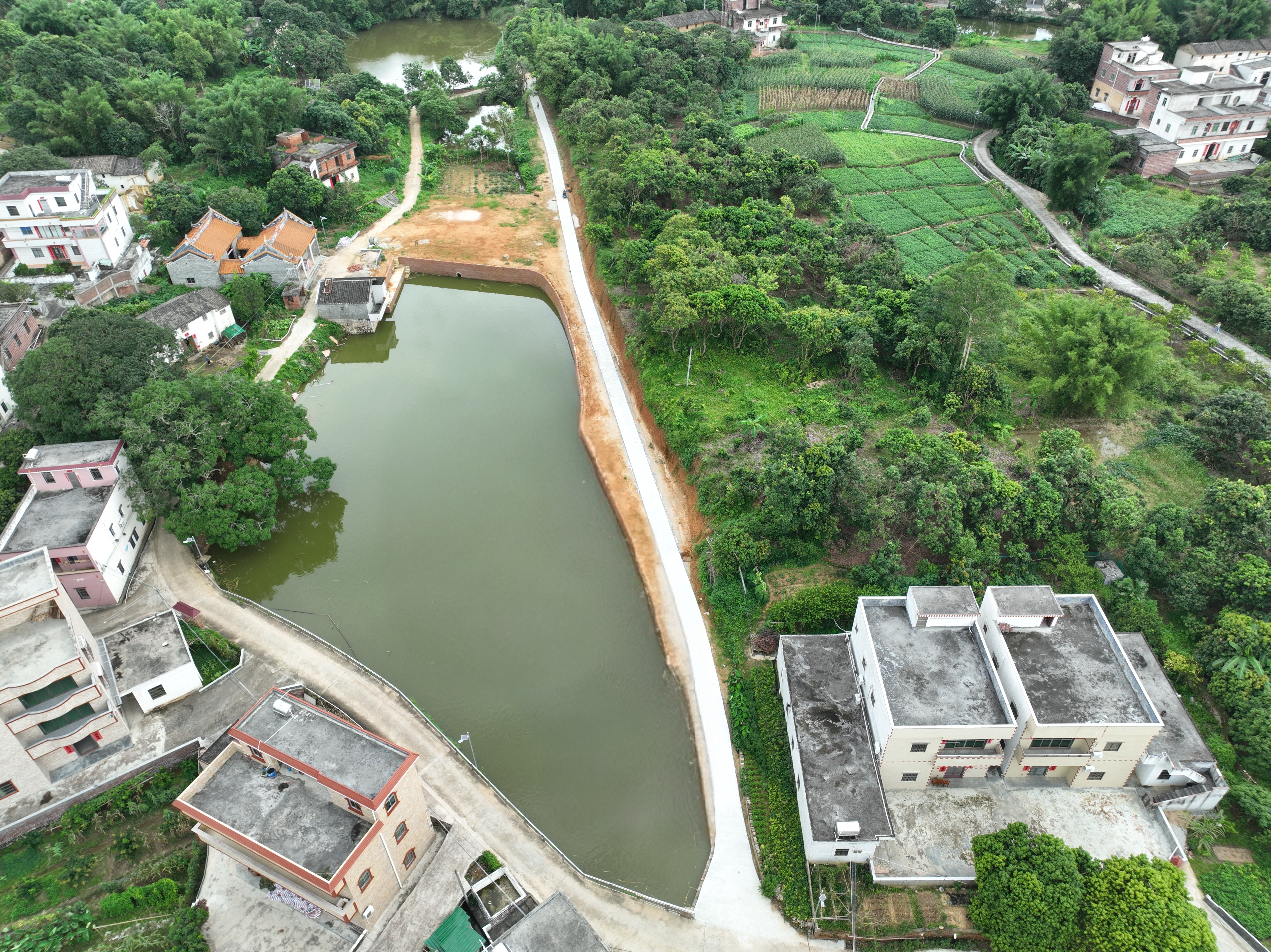 粗石村樓仔硬底化建設(shè)成效圖.jpg